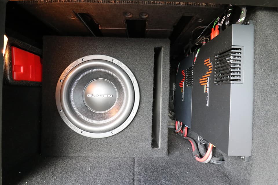Glagen speaker versterker subwoofer vrachtwagen cabine